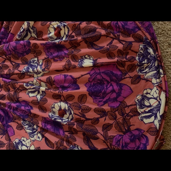 Stunning lularoe floral Madison - Picture 2 of 2